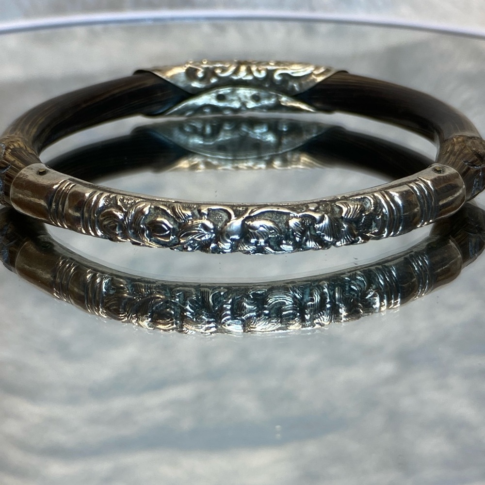 Vintage Chinese silver embossed floral detail bamboo rattan wood bangle bracelet